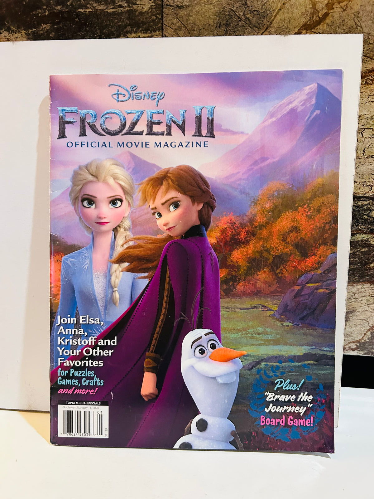 Disney Frozen II Official Movie Magazine cover featuring Elsa, Anna, and Olaf with mountain autumn backdrop, published by Topix Media Specials