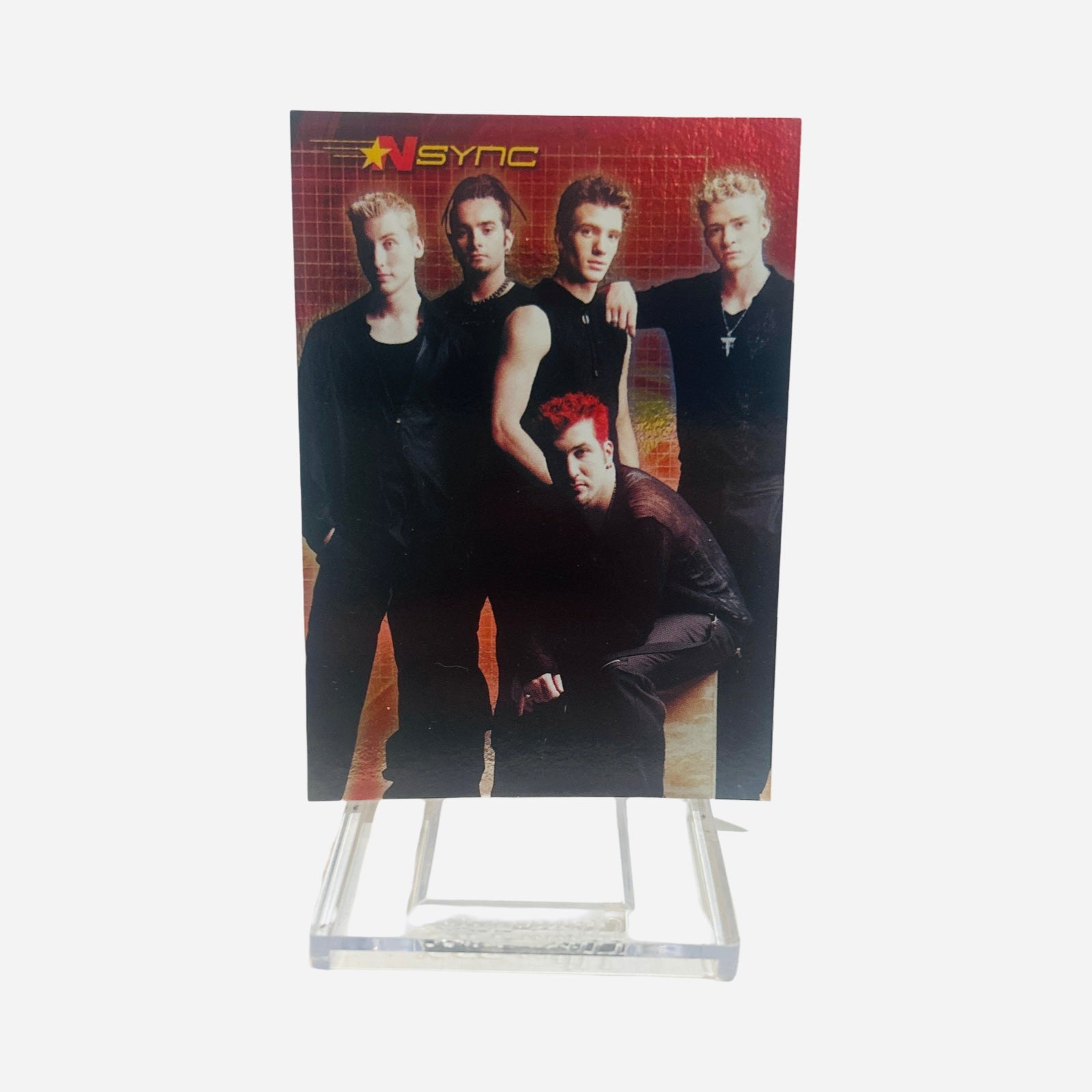 NSYNC Trading Card #26 Front – All Five Members All Black Outfits Red Brick Wall Chris Red Hair Front Center JC Justin Lance Joey 2000 Topps Winterland