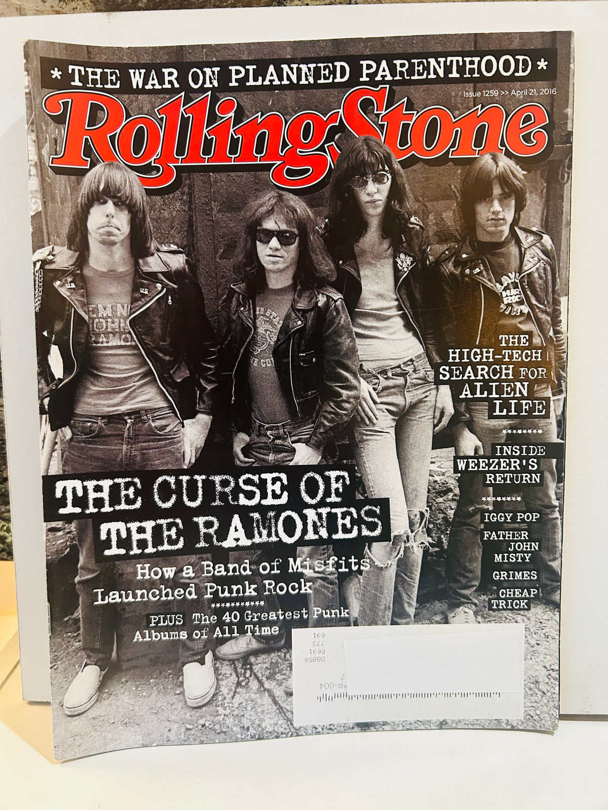 Rolling Stone April 21 2016 issue 1259 Ramones cover with mailing label