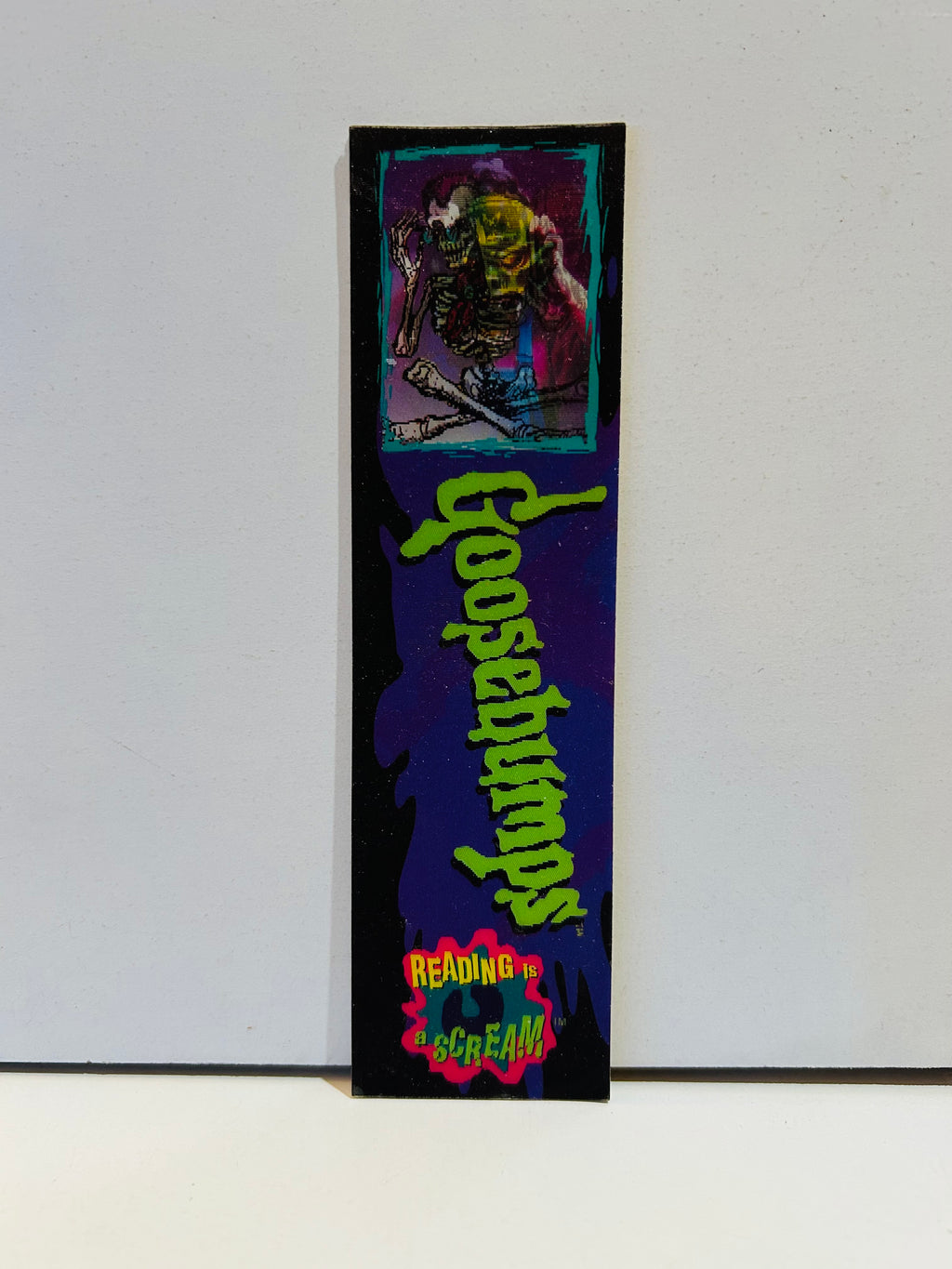 Front of Goosebumps Reading Is a Scream lenticular bookmark