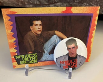 New Kids on the Block 1989 Trading Card #71 and Pin