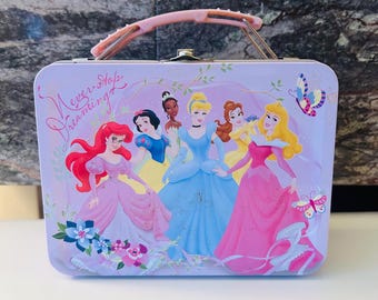 Disney Princess Tin Case (4 by 5.5 Inches)