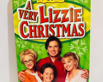 Lizzie McGuire Paperback Book (2003) A Very Lizzie Christmas