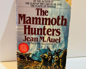 The Mammoth Hunters Book by Jean M. Auel (1991 Paperback)