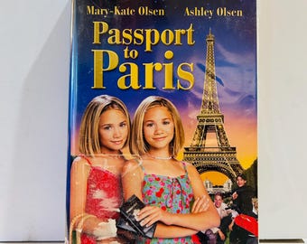 Mary Kate and Ashley VHS Passport to Paris Clamshell VHS (1999)