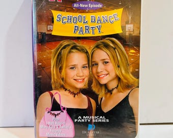 Mary Kate and Ashley VHS School Dance Party Clamshell VHS(2000)