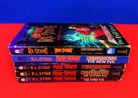 Cheerleader Series: Choose a Fear Street Book